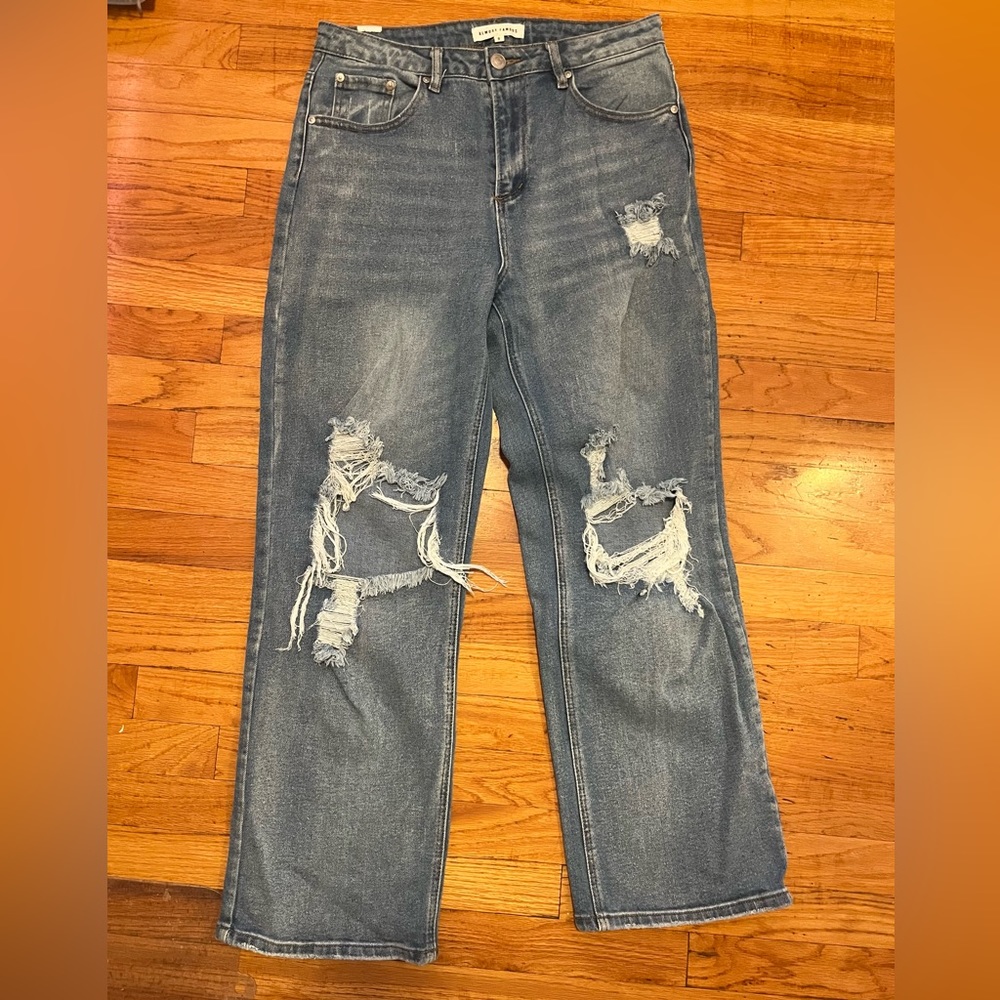 Almost Famous 90s Baggy Medium Wash Ripped Jeans